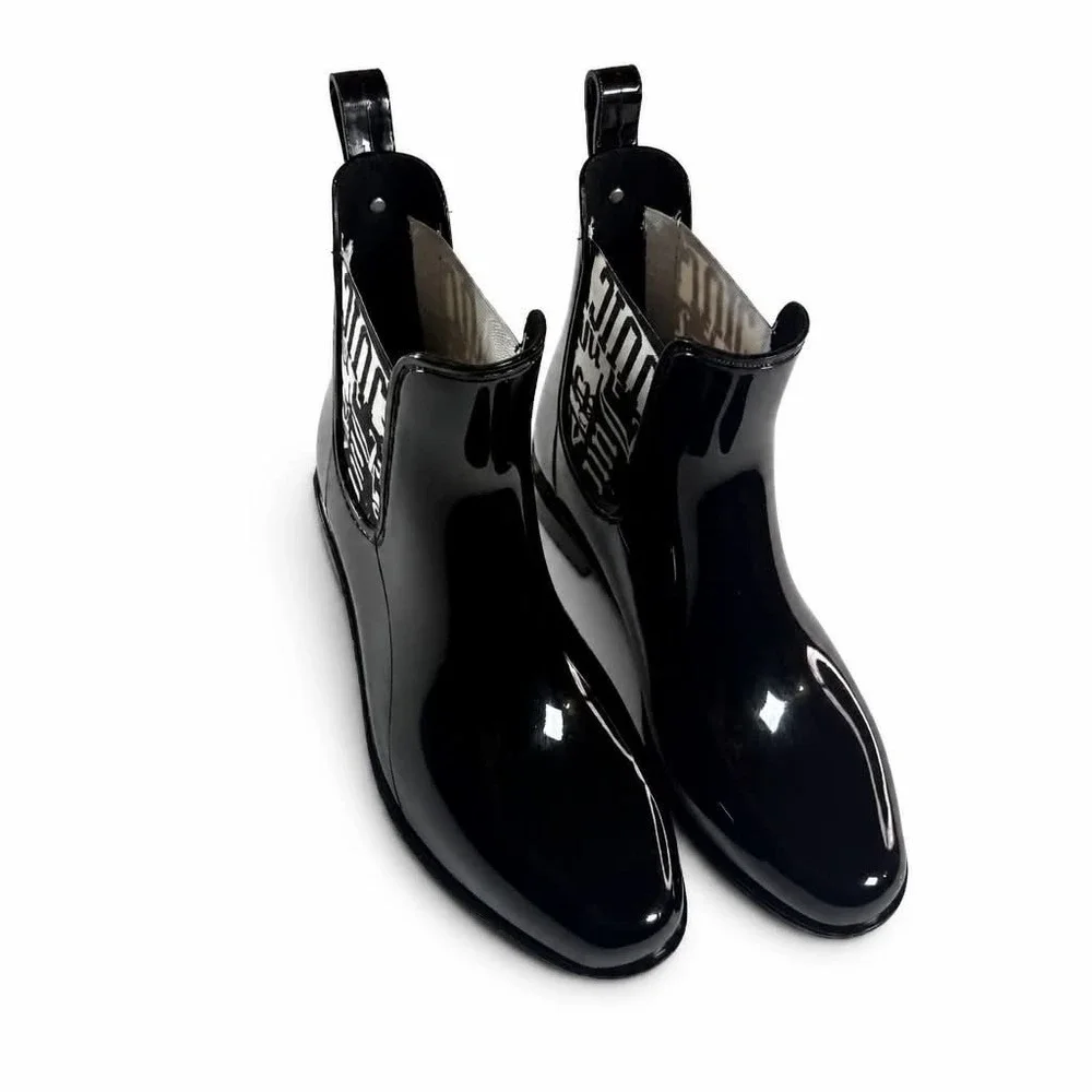 JUICY COUTURE Rain Boots Womens 7 Black Patent Ankle Chelsea Booties Logo NWOT